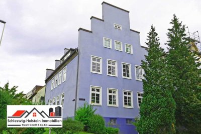 Moderne Dachgeschosswohnung mit Dachgauben aus 1988, ca. 78 m² , 2 Zi. in Kiel Schreventeich,