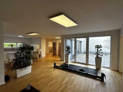 Elegantes Bungalow mit 3,5 Zimmern und Stellplatz in Köln-Widdersdorf