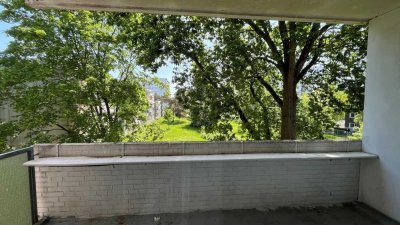 4 Zimmerwohnung mit Blick ins Grüne, Balkon und Gäste WC
