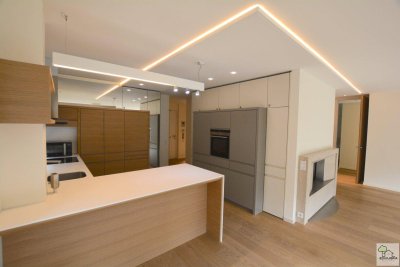 1190 - DIESE SEHR SCHÖNE 4-ZIMMER-WOHNUNG MIT TERRASSE UND GARAGENPLATZ IST AB SOFORT ZU MIETEN !