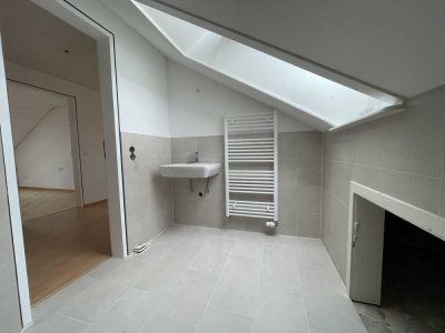 Frisch renovierte 3,5-Zimmer-Wohnung mit Balkon, Garage und Garten - Ruhiges Wohnen in Nürtingen