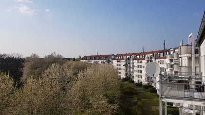 Gepflegte Wohnung mit zwei Zimmern sowie Balkon und EBK in Karlsruhe