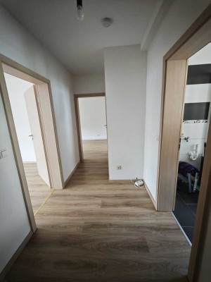 Modernisierte Maisonette-Wohnung mit Garten, Garage und Einbauküche in Eberbach