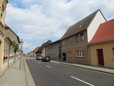 *Oranienbaum* 108 m² großes RMH Nähe Markplatz u. Schloß.