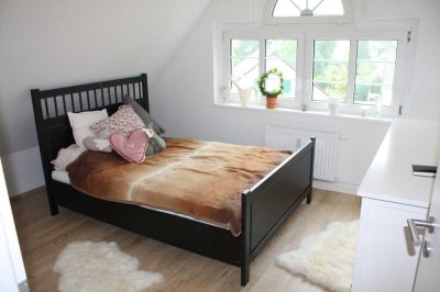 Stilvolle 3-Zimmer-Altbauwohnung mit offener Galerie –Tolle Wohnatmosphäre in ruhiger Lage