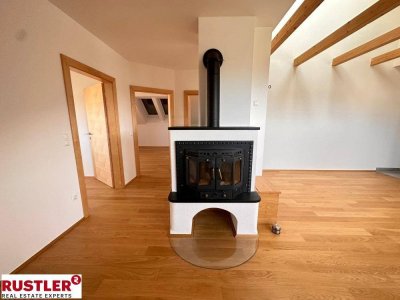 Außergewöhnliche 3-Zimmer Maisonette-Wohnung in Ruhelage