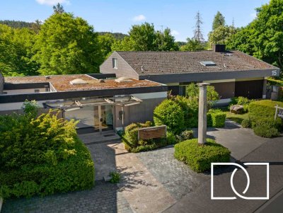 Zwei Architektenhäuser, zwei Grundstücke – ein Gartenidyll!