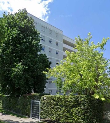 renovierungsbedürftige 4-Zimmer Wohnung in Augsburg-Lechhausen