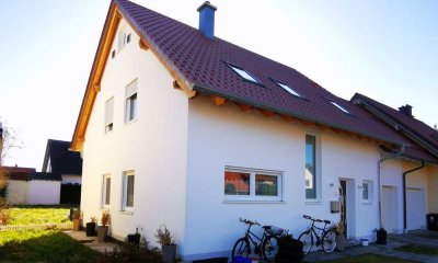 Neuwertiges EFH in ruhiger Lage mit großem Garten