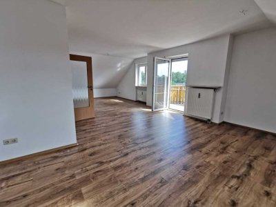 Charmante 2-Zimmer-Wohnung mit Balkon und Stellplatz in Lauf-Rudolfshof