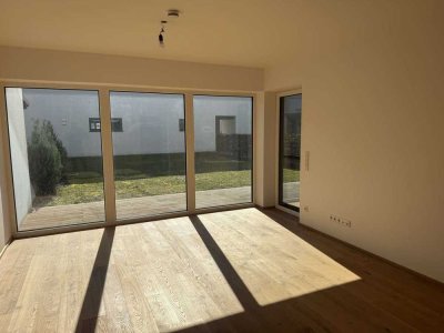 SCHÄRDING: Neuwertige 3-Zimmer-Eigentumswohnung mit Loggia, Terrasse und TG-Stellplatz