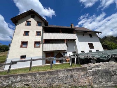 Älteres Wohnhaus mit Werkstatt und Zulassung für Bauschreinerei