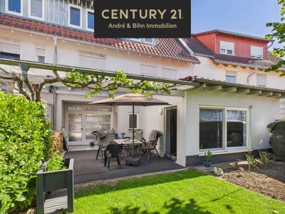 Feine Doppelhaushälfte mit großem Garten