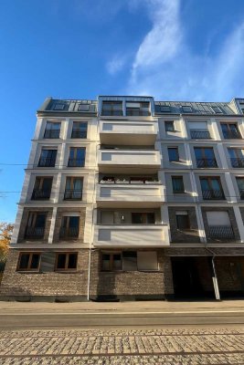 Großzügige Maisonette-Wohnung mit eigenem Zugang, Terrasse und Wellnessbereich im Zentrum