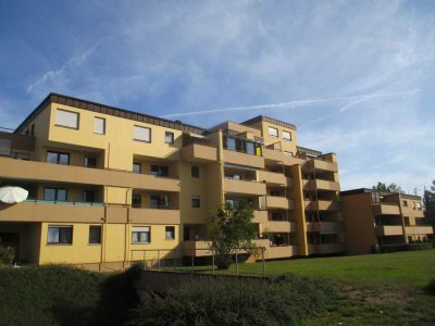 Sehr schöne 3-Zimmer-Wohnung mit 2 Balkonen und 1 Garage