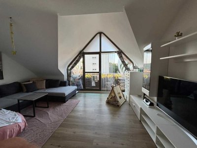 Wunderschön zentrale Dachgeschoss-Wohnung mit Balkon