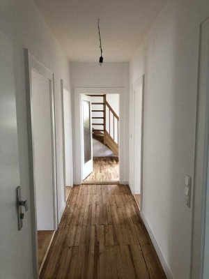 Helle 3-Zimmer Maisonette-Wohnung mit Balkon und Blick ins Grüne
