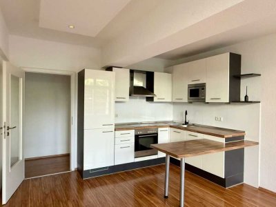 Feine 2-Zimmer-Wohnung mit Terrasse und EBK!