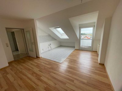 Frisch renovierte 2-Zimmer-Dachgeschosswohnung in Leipheim