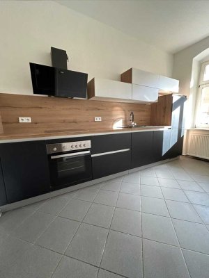 **Schöne helle 2-Zimmer Wohnung mit Einbauküche**