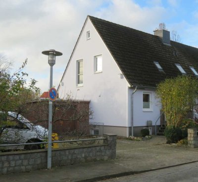 Gepflegtes Einfamilienhaus (Doppelhaushälfte) mit Garage in Krokau, nur 4 km vom Ostseestrand