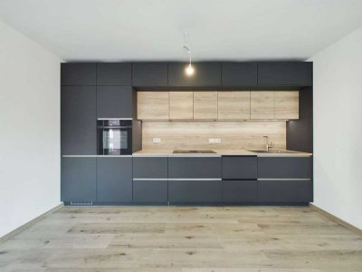 Castelnau-Mattheis: Neuwertige 3ZKB-Wohnung in ruhiger Lage.