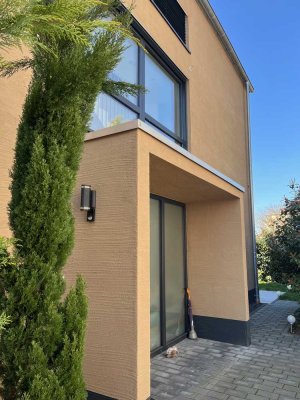 *NEU* IHRE CHANCE IN BRETZENHEIM! MODERNES DESIGNERHAUS IN RUHIGER LAGE IN NEUWERTIGEM ZUSTAND!