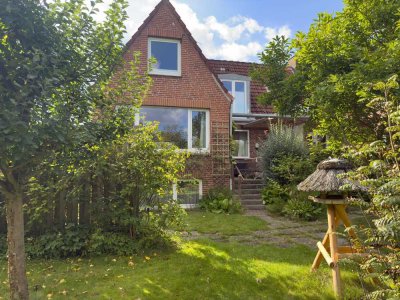 Modernisierte DHH mit Kamin & Garten