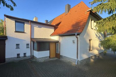 Charmantes Juwel in Weißenfels: Großzügiges Haus mit Gestaltungspotential in begehrter Lage nahe ...