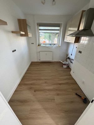 3 Zimmer Wohnung mit EBK, nach umfassender Renovierung, 61qm mit Balkon