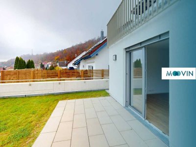 Elegantes Wohnen: Neubauwohnung mit Terrasse und Einbauküche