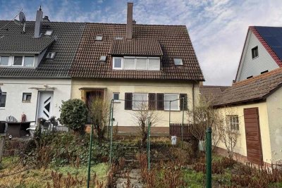 Freie Doppelhaushälfte mit großem Garten in zentraler Lage