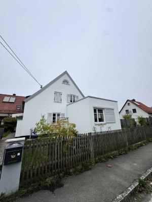 Saniertes Einfamilienhaus mit 4 Zimmern in Friedberg