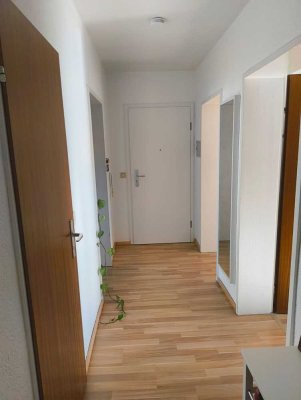 Attraktive 2-Zimmer-Wohnung im Hochparterre mit zwei Balkonen, Stellplatz & Wärmepumpe im Arlinger