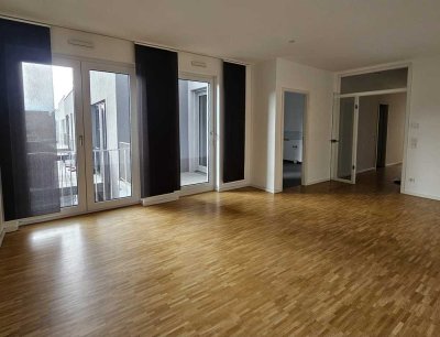 Frankenberger - Höfe • Tolle neuwertige 3 Zimmer - Wohnung mit Balkon, Bad & Gäste - WC
