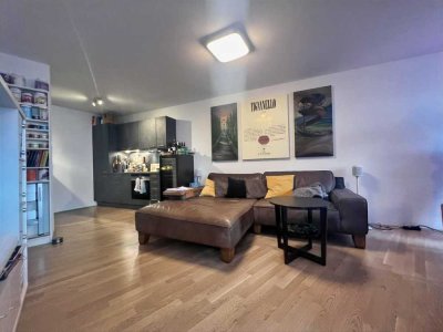 Charmante 2-Zimmerwohnung mit kleinem Garten!!! Teilmöbliert!!!