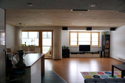 Moderne hochwertige 4-Zimmerwohnung mit Wintergarten in gepflegter Wohnanlage in Steinach a.Br, 104 m² Wfl, Keller, TG, ab sofort