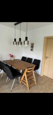 Diese großzügige 4-Zimmer-Eigentumswohnung befindet sich in einem gepflegten Mehrfamilienhaus im bel