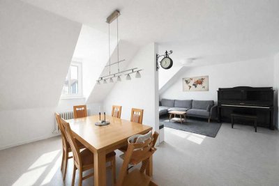 4040 - Gemütliche Dachwohnung mit Hofmitbenutzung nähe Mühlburger Tor!