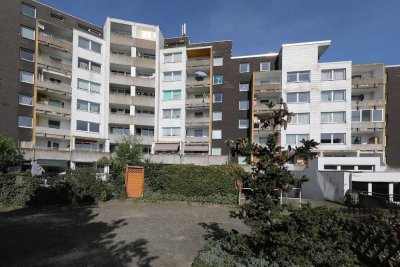 Mit dem Aufzug zur Wohnung // 7.OG, 1. Mieteinheit von rechts