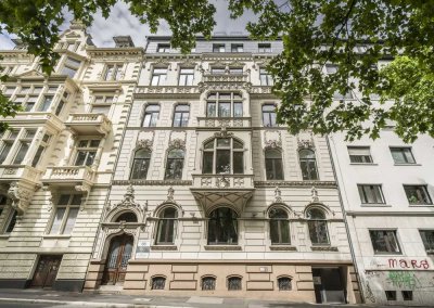 NEU! *Paul & Partner* GROSSZÜGIGES ALTBAU-WOHNEN – MODERN, ZENTRAL, CHARMANT !