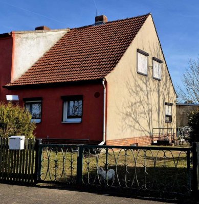 Doppelhaushälfte mit schönem Grundstück und Blick in die Natur