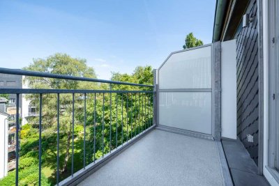 Ottensen! Dachgeschoß,, Balkon  top Zustand Energiewert B, Einbauküche, Provisionsfrei
