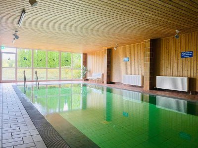 Neu renovierte Penthouse-Wohnung mit Hausinternem Schwimmbad zu vermieten