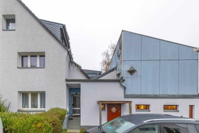 Familienhaus mit Einliegerwohnung in beliebten Wohngebiet mit Terrasse, Stellplatz und Traumgarten