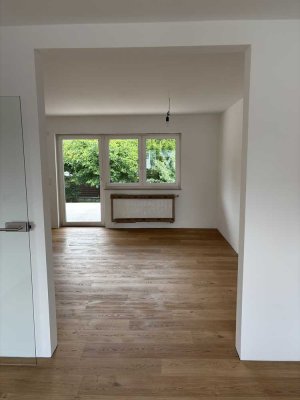 Erstbezug nach Kernsanierung - frisch sanierte 3 Zimmer Etagenwohnung mit großzügigem Balkon