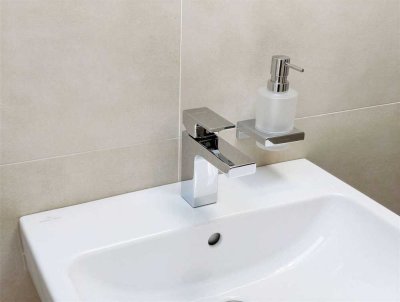 Neu & In Modernisierung! Sonniger Balkon I  Tageslichtbad mit Badewanne I moderne Einbauküche
