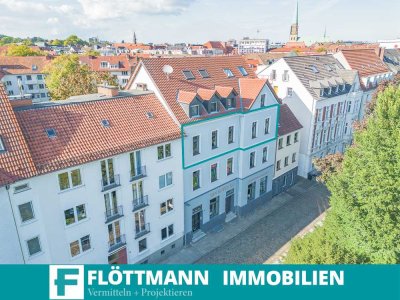 Bielefelder Altstadt: energetisch saniertes Altbaujuwel mit Balkon & Fernwärme!