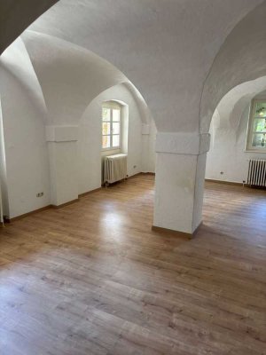 Innenstadt**Renovierte 3-Zimmer-Altbau-Wohnung mit besonderem Charme!!**