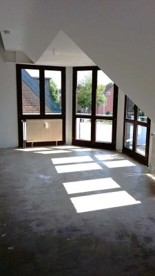 KR-Oppum: Maisonettewohnung mit Balkon, 3 Zimmer, PKW-Stellplatz, Renovierung zur Zeit !